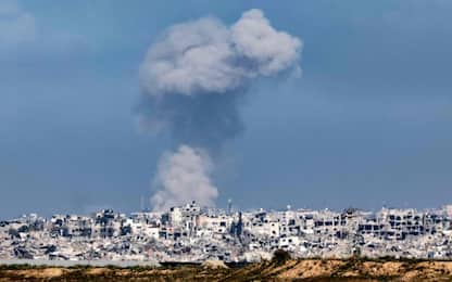 Israele–Hamas, ancora raid su Gaza. Blinken vola in Medio Oriente