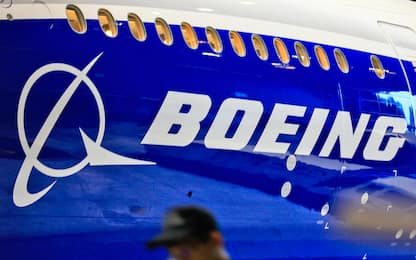 Boeing 737 Max, consegna aerei alla Cina slitta per controlli
