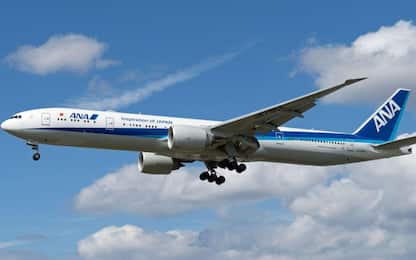 Giappone, crepa su finestrino di cabina piloti: Boeing torna a terra
