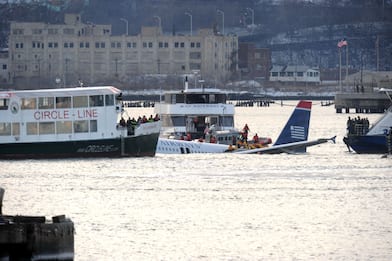 Usa, 15 anni fa l'ammaraggio dell'aereo US Airways nel fiume Hudson