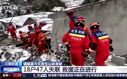 Cina, almeno 47 persone travolte da una frana nello Yunnan