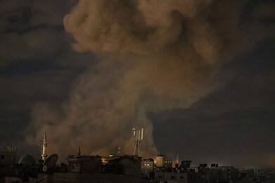 Israele–Hamas, nuovi attacchi aerei israeliani contro Rafah. LIVE