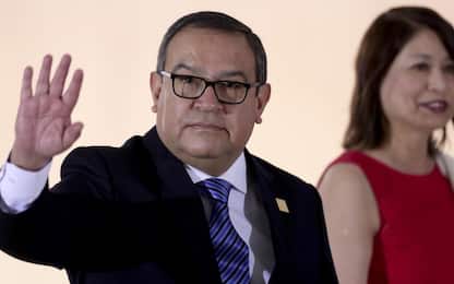 Perù, premier Alberto Otárola si è dimesso: è accusato di corruzione