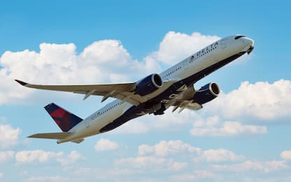 Delta Airlines, pilota condannato negli Usa: andava al lavoro ubriaco