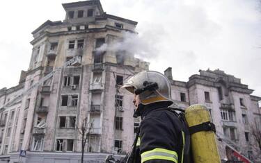 Guerra Ucraina, attacco russo su Kiev, almeno 10 i feriti. LIVE