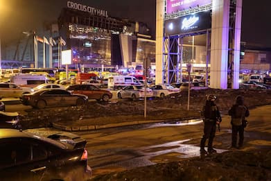 Attentato terroristico a Mosca, le immagini dell'assalto. VIDEO