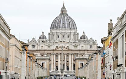Vaticano: “La maternità surrogata sia proibita a livello universale”