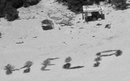 Scrivono" Help" sulla spiaggia, salvi tre naufraghi in Micronesia