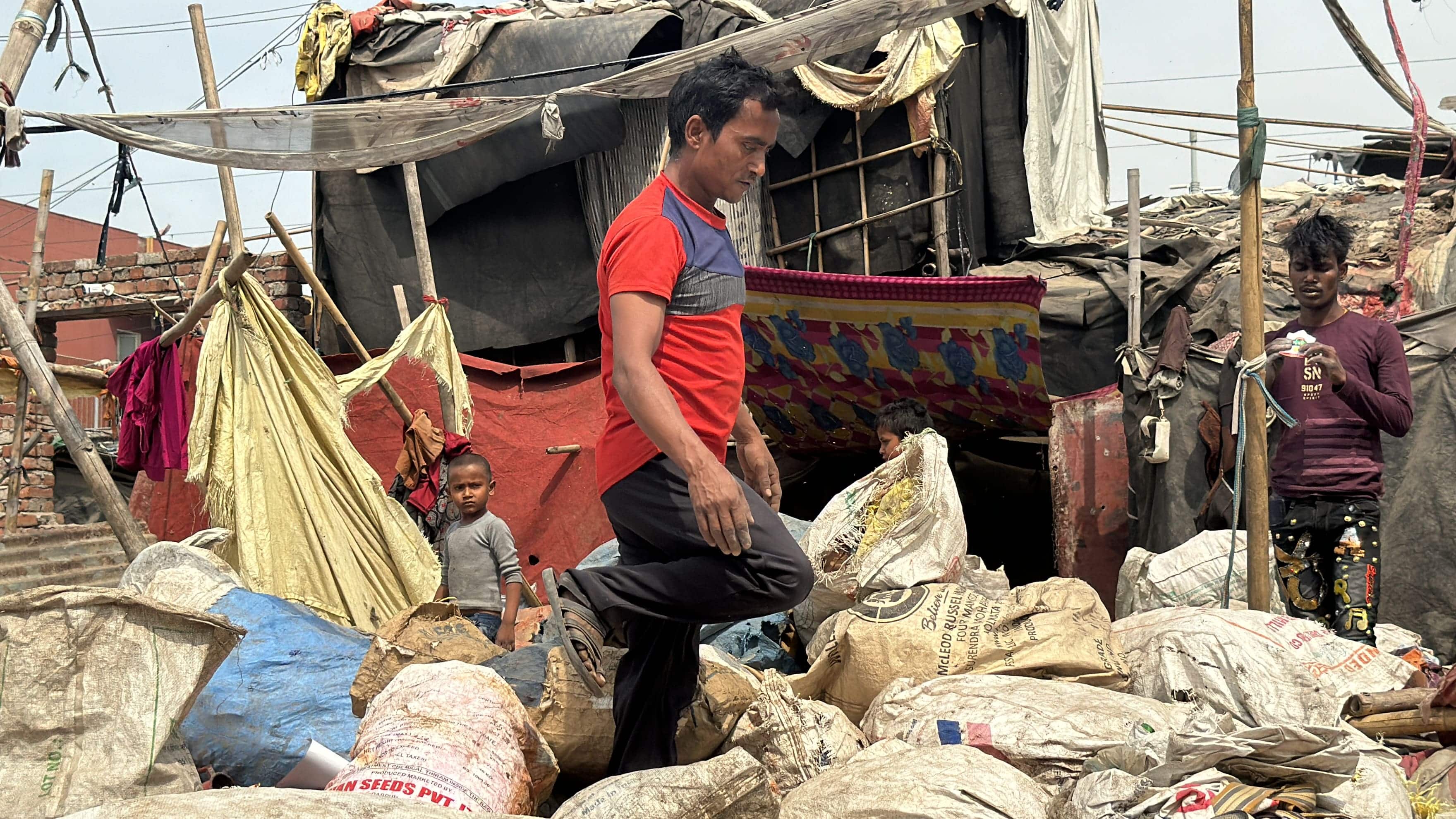 New Delhi, Ghazipur, discarica, slum