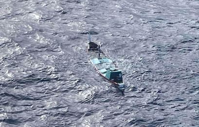 Canarie, barca di migranti naufraga al largo: decine di dispersi
