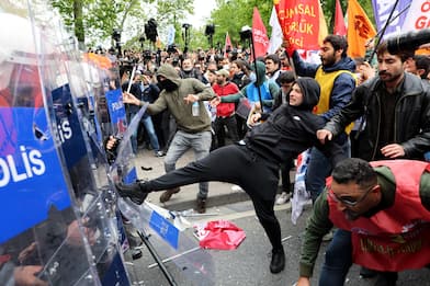 Primo maggio, scontri e tensioni a Istanbul: quasi 200 arresti. VIDEO