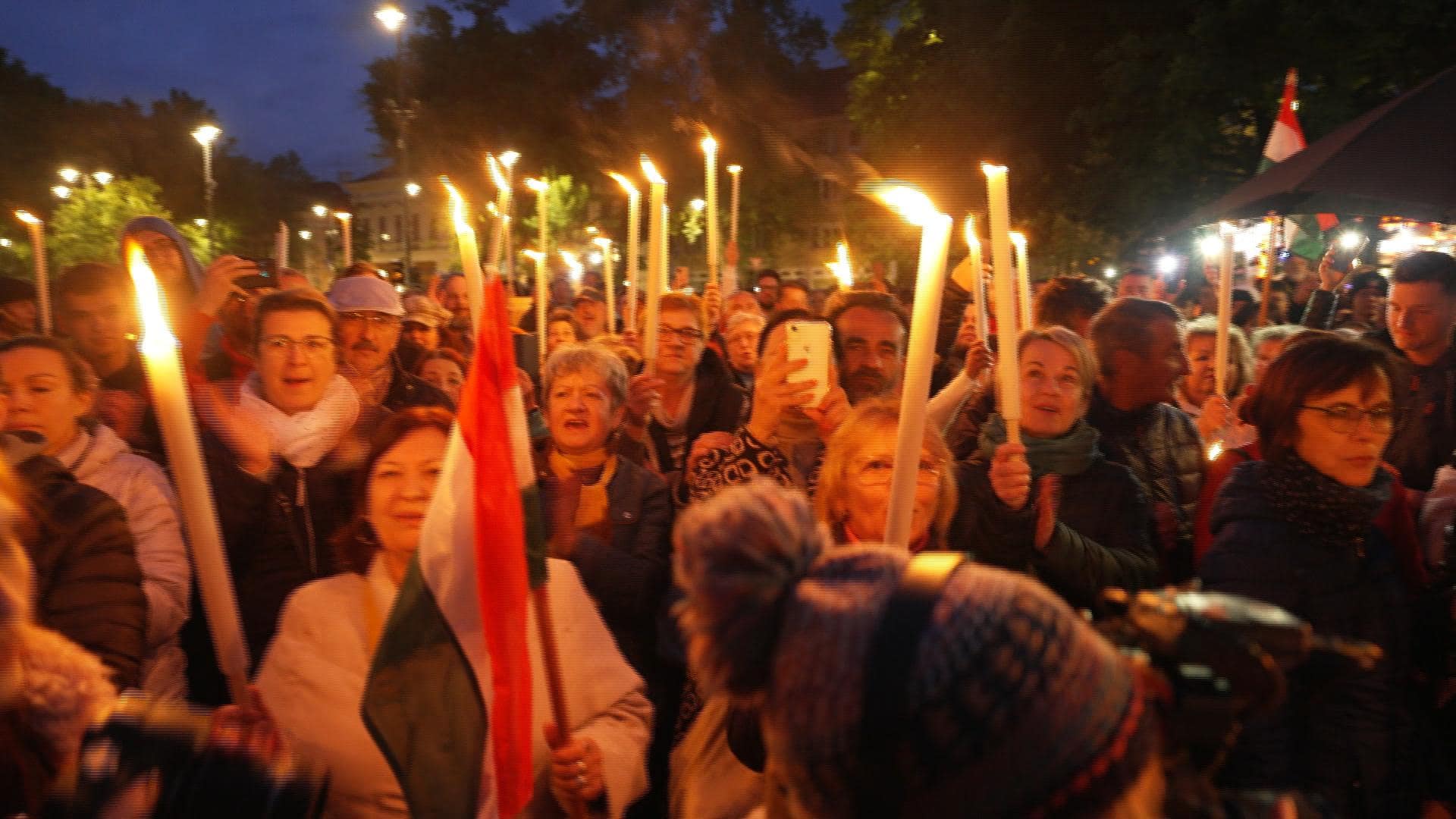Reportage in Ungheria, manifestazione in piazza  organizzata da Peter Magyar