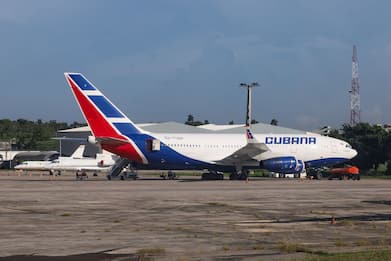 Dopo 39 anni Cuba sospende i voli per l'Argentina