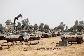 Guerra, Israele sferra un attacco nella Striscia di Gaza
