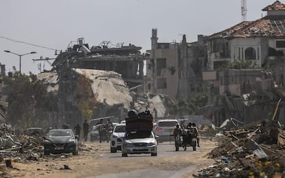Media, 'tank e truppe Israele circondano parte est Rafah'. LIVE