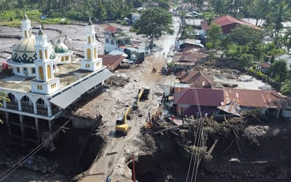 Indonesia, inondazioni causate da alluvione a Sumatra: 41 morti
