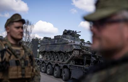 Ucraina, Nato: "Russi non hanno i numeri per sfondare a Kharkiv"