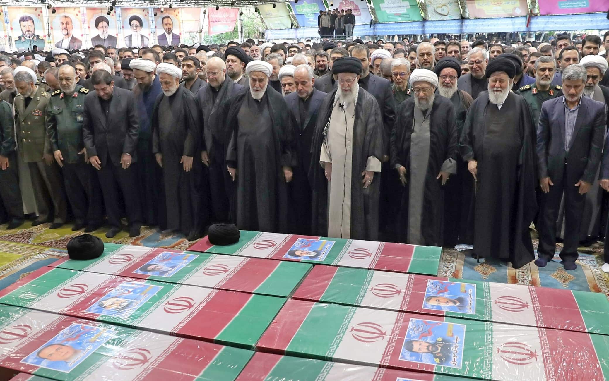 Khamenei cerimonia Raisi