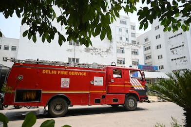 India, incendio in reparto maternità: morti sei neonati