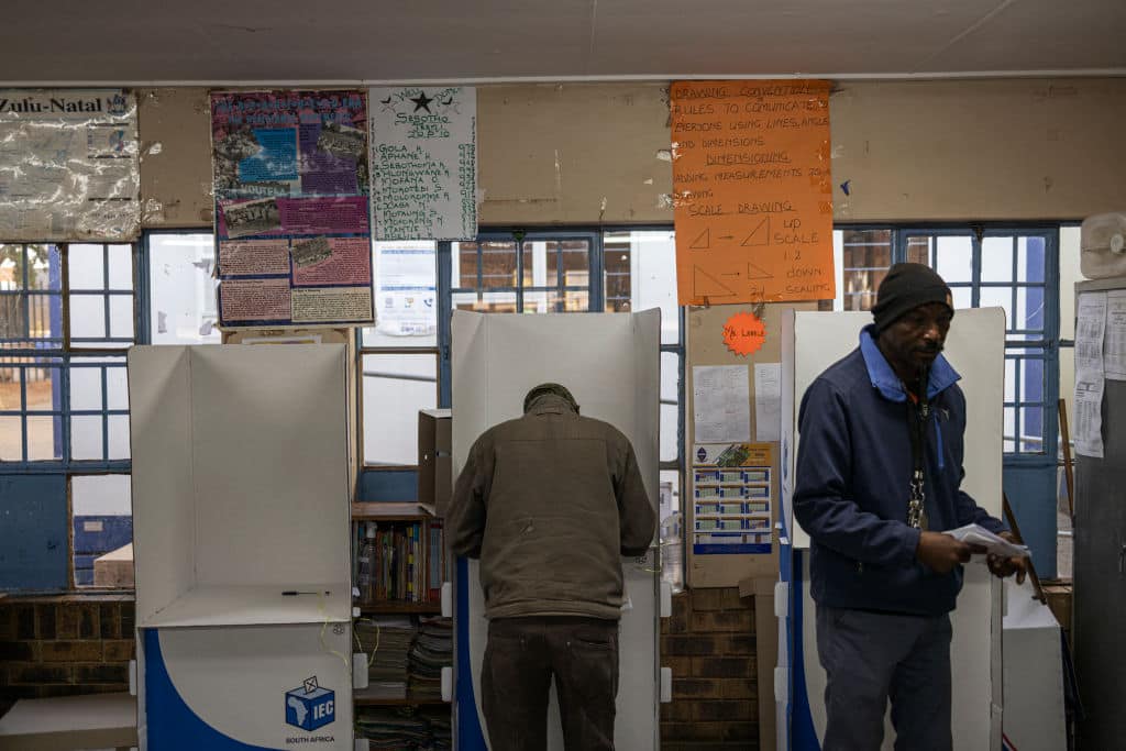 Cittadini alle urne in Sudafrica