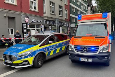 Germania, sparatoria a Hagen, diversi feriti. Aggressore in fuga