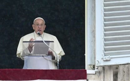 Papa all’Angelus: "Ci sia pace per popolazioni oppresse dalla guerra"
