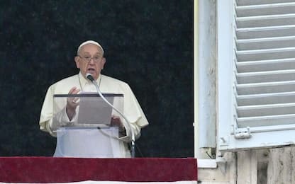Papa all'Angelus: “Preghiamo per pace in Ucraina e in zone di guerra”