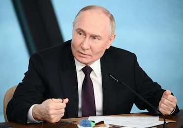 Putin: "Occidente sta perdendo egemonia. Nucleare? Non c'è bisogno"