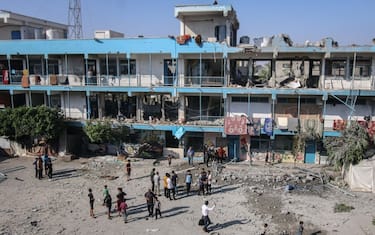 Israele-Hamas, Raid su scuola Unrwa a Nuseirat, 45 morti. LIVE