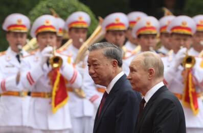 Putin in Vietnam incontra il presidente To Lam: "Rafforzare rapporti"