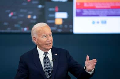 Biden: “Al dibattito ero quasi addormentato, colpa dei viaggi”