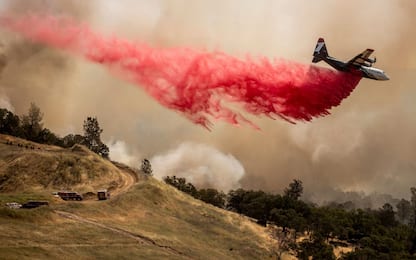 Usa, violenti incendi in California: migliaia di persone evaquate