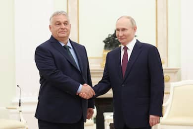 Polemiche per Orban a Mosca. Putin respinge la proposta tregua. LIVE