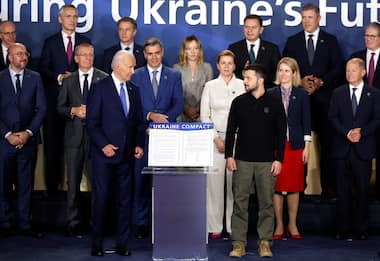 Vertice Nato, Biden: "Paesi liberi non devono temere invasione"