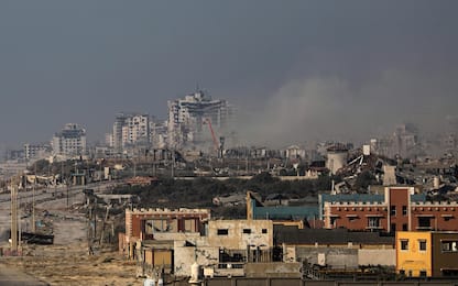 Hamas smentisce congelamento trattativa su tregua a Gaza