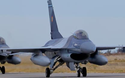 Ucraina, media: "Arrivo F-16 in estate ma molti meno del previsto"
