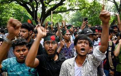 Bangladesh, continuano proteste. Afp: “Polizia spara sui manifestanti”
