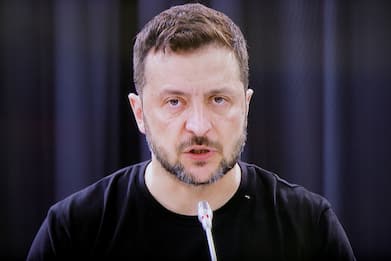 Ucraina, Zelensky: "Altro insediamento nel Kursk in mano nostra". LIVE