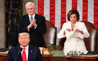 Le Immagini simbolo del 2020 Feb 4, 2020; Washington, DC, USA; Speaker of the House Nancy Pelosi rips up the speech after President Donald J. Trump concludes delivering the State of the Union address from the House chamber of the United States Capitol in Washington. Mandatory Credit: Jarrad Henderson-USA TODAY (Via OlyDrop)/Sipa USA (Washington - 2020-02-05, Jarrad Henderson / IPA) p.s. la foto e' utilizzabile nel rispetto del contesto in cui e' stata scattata, e senza intento diffamatorio del decoro delle persone rappresentate