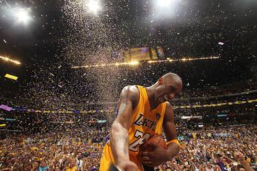 LOS ANGELES - JUNE 17: Kobe Bryant #24 of the Los Angeles Lakers celebrates after winning over the Boston Celtics in Game Seven of the 2010 NBA Finals on June 17, 2010 at Staples Center in Los Angeles, California.  NOTE TO USER: User expressly acknowledges and agrees that, by downloading and/or using this Photograph, user is consenting to the terms and conditions of the Getty Images License Agreement. Mandatory Copyright Notice: Copyright 2010 NBAE (Photo by Nathaniel S Butler/NBAE via Getty Images)