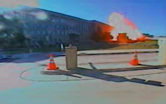 WASHINGTON, DC - SEPTEMBER 11: (JAPAN OUT) (VIDEO CAPTURE) (Series 2/5) This image shows a hijacked Boeing 757 crashing into the Pentagon on September 11, 2001 in Washington, DC. 200 people were killed in the attack. (Photo by CNN via Getty Images)