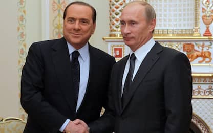 Vodka e Lambrusco, i regali tra Berlusconi e Putin: vietati dall'Ue