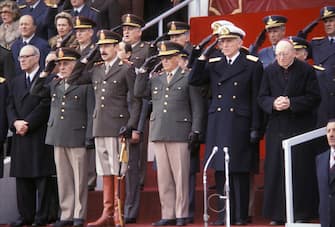Le gÃ©nÃ©ral Jorge Videla et la junte militaire en juin 1978 en Argentine. (Photo by Gilbert UZAN/Gamma-Rapho via Getty Images)