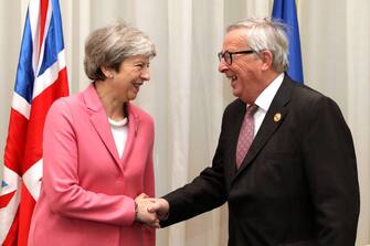SHARM EL SHEIKH, EGYPT - FEBRUARY 25: British Prime Minster Theresa May and President of European Commission Jean-Claude Junker hold bilateral talks during the first Arab-European Summit on February 25, 2019 in Sharm El Sheikh, Egypt. Leaders from European and Arab nations are meeting for the two-day summit to discuss topics including security, trade and migration.  (Photo by Dan Kitwood/Getty Images)