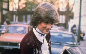 Lady Diana Spencer (1961 - 1997, fiancee to the Prince of Wales, leaving her flat at Coleherne Court in Earl's Court, London, 12th November 1980.  (Photo by Central Press/Hulton Archive/Getty Images)