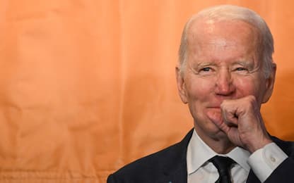 Biden, tutte le gaffe da "Alzati Chuck!" a "Good evening Vietnam"