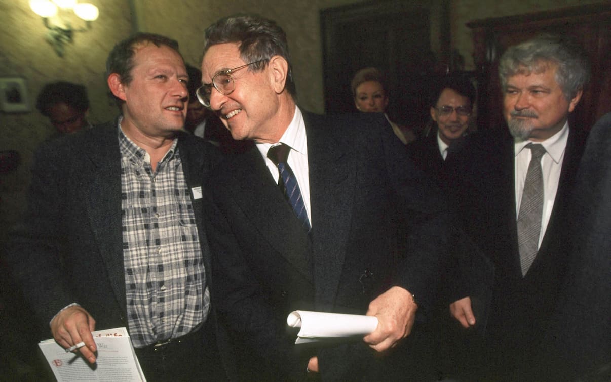 Usa, Soros cede al figlio Alexander la guida di Open Society Foundations Sky TG24 Usa, Soros cede al figlio Alexander la guida di Open Society Foundations Sky TG24