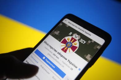 Guerra in Ucraina, le piattaforme di social media contro le fake news