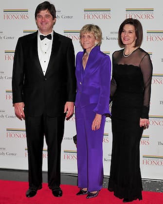 epa08493534 (FILE) (L-R) U.S. physician William Kennedy Smith, U.S. diplomat Jean Kennedy Smith and U.S. lawyer Victoria Reggie Kennedy arrive for the formal Artist's Dinner at the United States Department of State in Washington, D.C., USA, 04 December 2010 (reissued 18 June 2020). US diplomat Jean Kennedy Smith, a sister of President John F. Kennedy and a former US ambassador to Ireland, has died on 17 June 2020 in New York City at the age of 92.  EPA/RON SACHS / POOL *** Local Caption *** 02481478