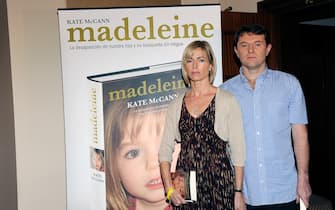 MADRID, SPAIN - OCTOBER 19:  Kate McCann and Gerry McCann present the spanish edition of their book 'Madeleine' at the Wellington Hotel on October 19, 2011 in Madrid, Spain.  (Photo by Fotonoticias/WireImage)